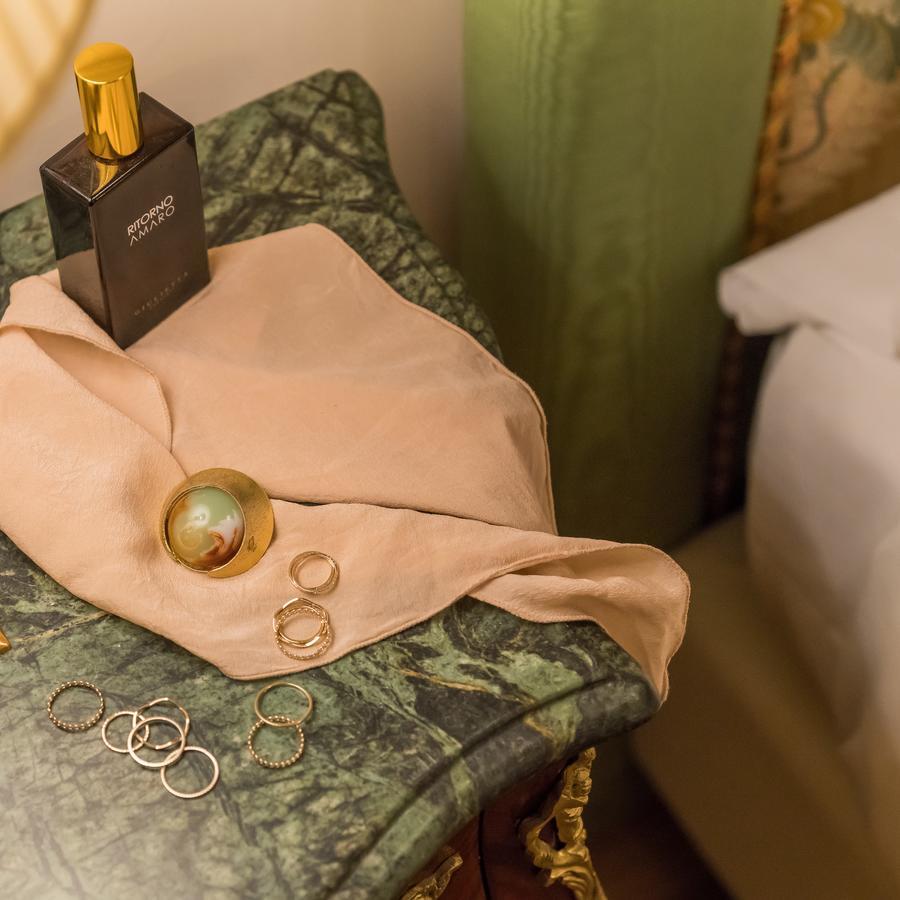 Hotel Bernini Palace Флоренція Екстер'єр фото A silk handkerchief